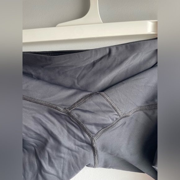 Under Armour Black Capri Leggings - Picture 6 of 9